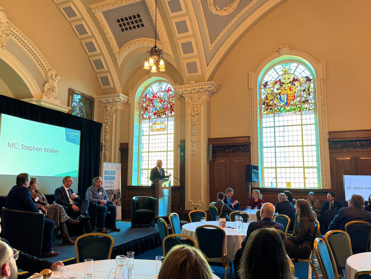 At City Hall in Belfast this morning for a Belfast Region City Deal event. Proud that #FurtherEducation has a huge role to play in this decade of opportunity in terms of employability and skills. #skills #opportunity #BRCityDeal