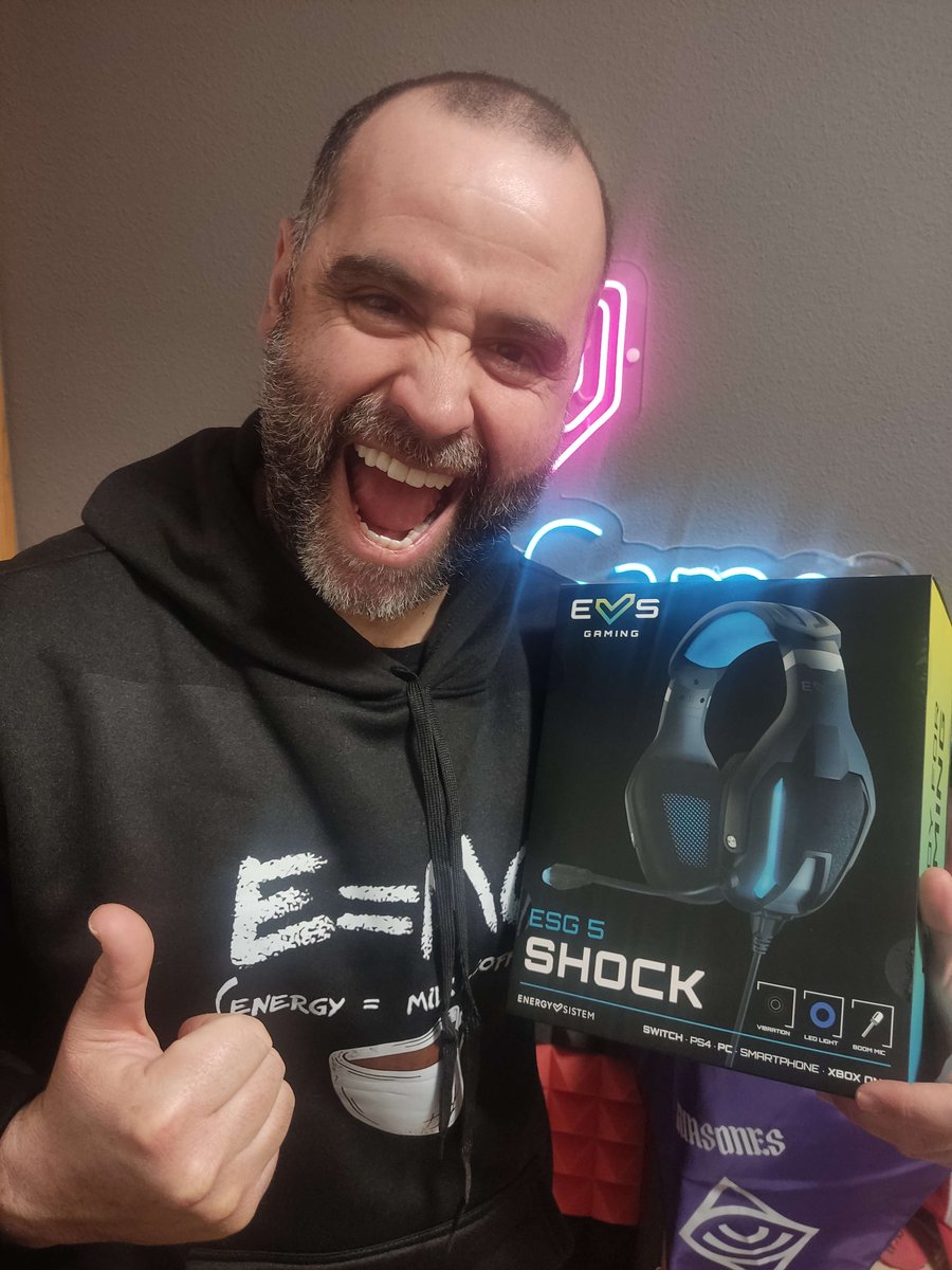 Muy buenas gente guapa, está noche en el directo de las 22:45 abriremos este pedazo de regalo de la mano de <a href="/EnergySistemG/">ES Gaming by Energy Sistem</a> Si  queréis llevaros unos ariculares como estos, solo tenéis que seguir su cuenta, la mia y hacer retweet a este post!(Válido peninsula y baleares) vamos! 😍