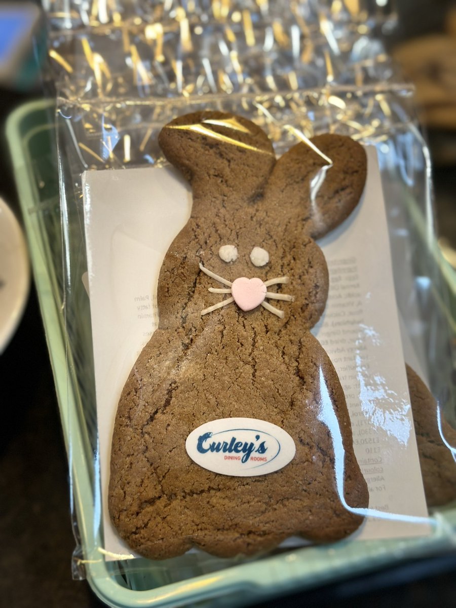 Don’t forget to try our gingerbread bunny 🐰 they are made by the fabulous @littleacornsbakery #sweettreat #curleysdiningrooms #gingerbread #easterbunny #horwich #easter #bolton