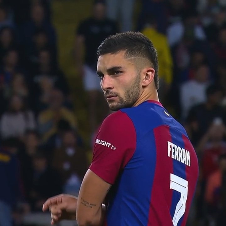 teresinha0427's tweet photo. ¡Feliz cumpleaños al tiburón que cumple 24 años! 
#FerranTorres #FCBarcelona https://t.co/iBunns46o4