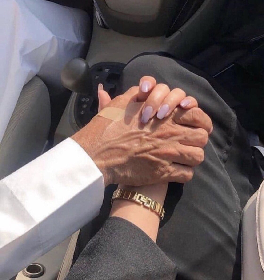 يوماً ما سنلتقي ونحكي كيف سارت بِنا السُبل حتى اللقاء♥️.
