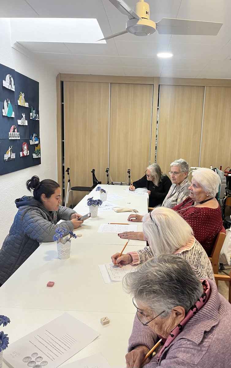 centrocatite's tweet photo. El Barcelona Music &amp;Health Institute nos visitó ayer para que los residentes ayudaran a la realización de una aplicación que beneficiará a personas de la tercera edad que puedan presentar psicopatologías, relacionadas con el acercamiento que tuvieron con la música. https://t.co/LTjSpn0UMA