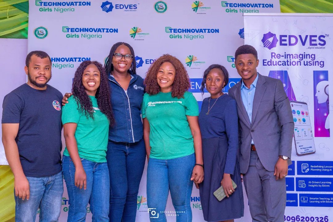 EdvesSuite's tweet image. Moments from the Technovation Girls Nigeria event held in Sagamu, Ogun state.

Spot any familiar faces? Tag them below! 👇

#EdTech #EdTechImpact #edves #reimaginingeducation #schoolmanagementsoftware