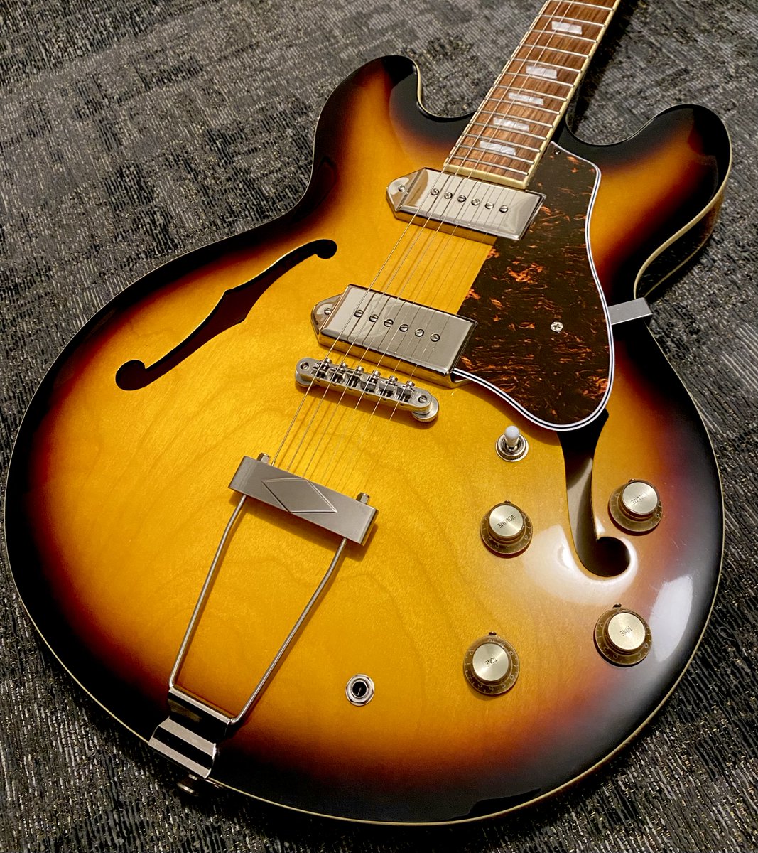 Here’s my renewed Casino, brand new tortoise pickguard! The idea was to make it look vintage like an ES-330. Love Lennon’s/ McCartney’s Casino’s but wanted to make mine a bit of my own.
#epiphonecasino #epicasino #epiphone #vintageepiphone #vintageepiphonecasino
