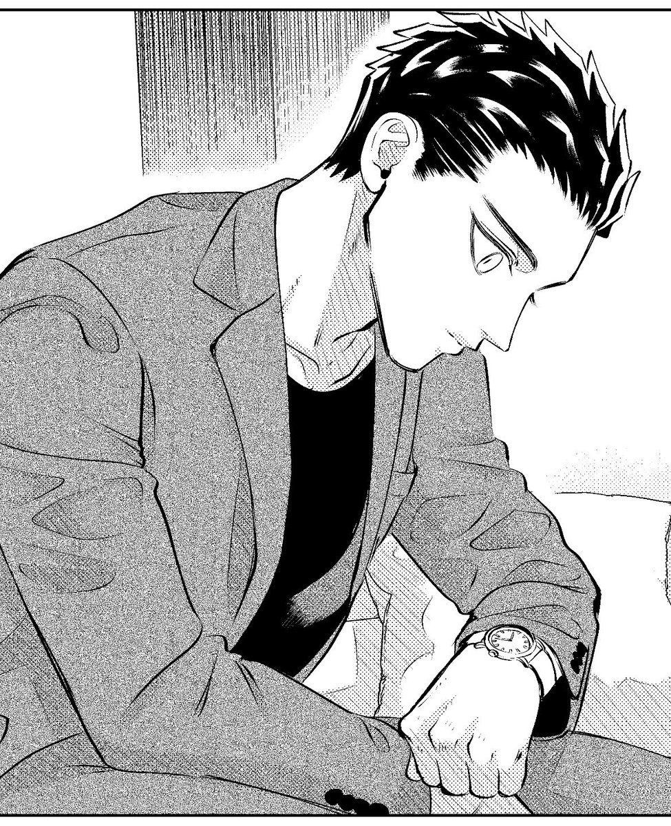 真ん中の時計、7巻で吉乃が霧島に誕生日プレゼントで贈った腕時計です。
今月号にも出てきます。 