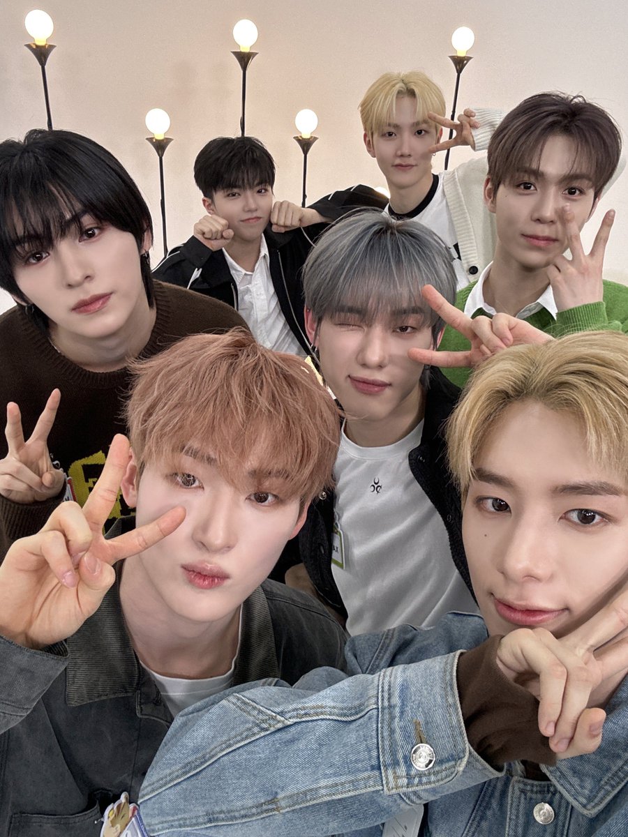 ALL_H_OURS's tweet photo. [🐾] 240229 Arirang Radio <Radio’ Clock>

나 오늘 퍼컬 진단 받았는데 
섀도우 펄 하지마라
아이라인 하지마라 
치크 진하게 하지마라 
립도 진하게 하지마라 
다 하지 말라는거예요..
그럼 전 뭘 해요? 했더니 
“올아워즈" 하라고 하더라...

#ALL_H_OURS #올아워즈 
#으랏차차 #GOTCHA
#WAOWAO #와오와오