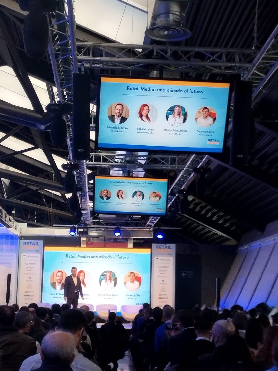 Abre el #RetailMediaCongress de <a href="/ecommerce_news/">Ecommerce</a>, Eduardo Esparza, VP General Manager de @Webloyalty_es Iberia &amp; Brasil, anunciando la entrada de la compañía en el mercado luso y poniendo sobre la mesa la importancia del #RetailMedia, la tercera gran ola de la #publicidad.
