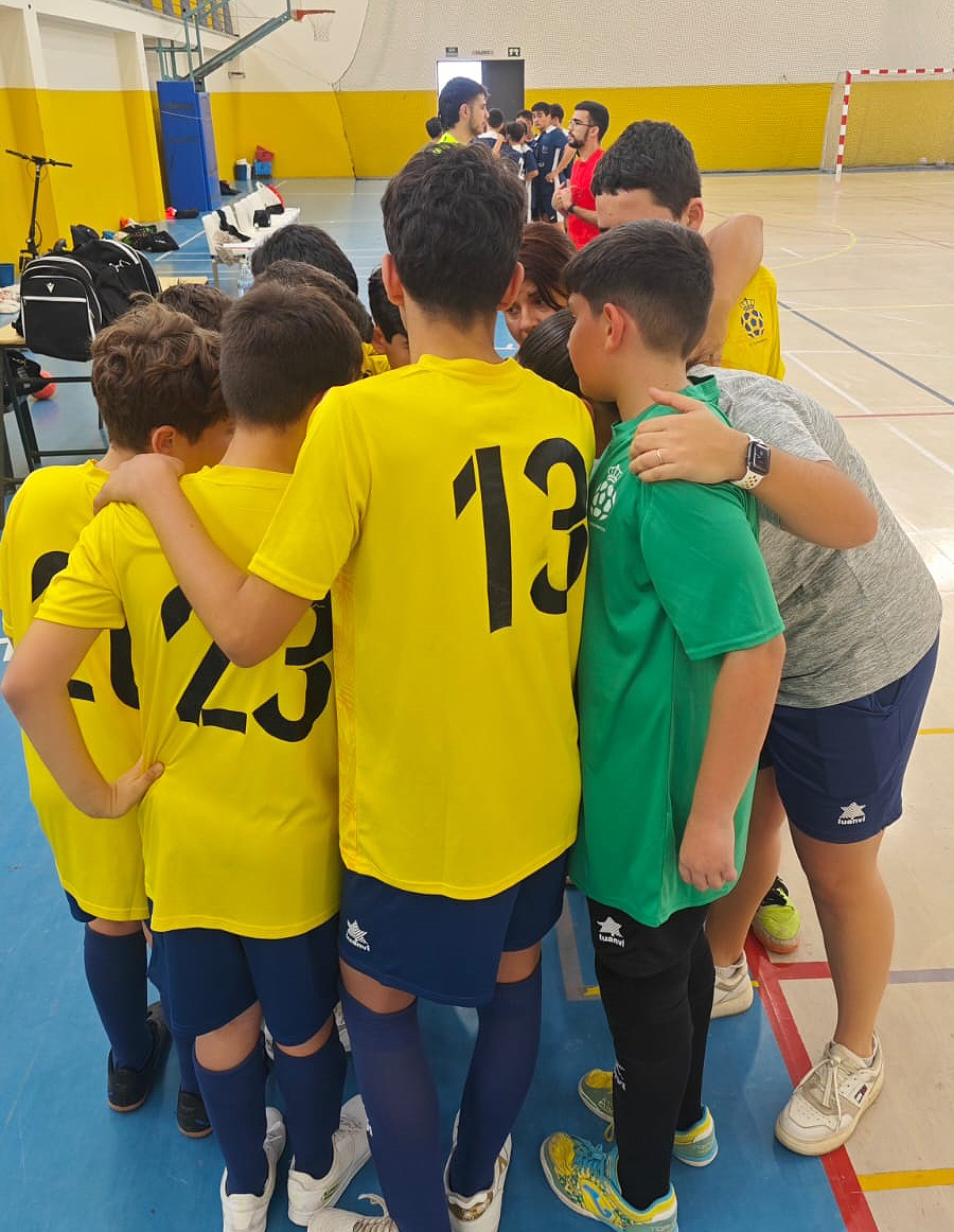 Teldeportivo's tweet photo. ⚽️ La cantera 💪
Gran Canaria @Teldeportivo
Nuestro Infantil "A" entrenado por @MadeMartin8 y Angelica Santana de delegada.
💙💛
#Teldeportivo #FutbolSalaFemenino #SomosFutsal #GCIslaEuropeadelDeporte #GranCanaria #islascanariaslatituddevida #FutsalRFEF https://t.co/cFx02pqjfd