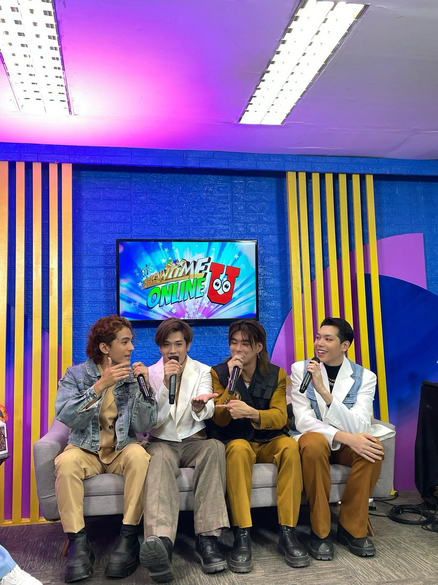 PressHitPlay's tweet photo. After 3 years of guesting via zoom, we are very happy to finally meet the Showtime Online Γ Squad at the studio! π
PHP AT SHOWTIME
#LeapShowtime
#PHPatShowtime
#PRESS_HIT_PLAY https://t.co/GAVvi0Y9ui