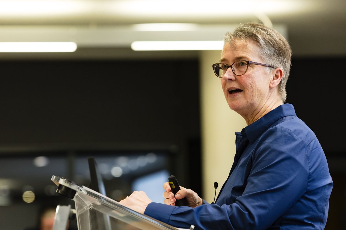 uniofbedsnews's tweet photo. π Thanks to everyone who joined us at the @uniofbeds last night for Professor Ann Weatherallβs inaugural #professorial lecture! It was a fascinating evening with great company β thanks to everyone who joined us on campus! https://t.co/5097RGPqMq