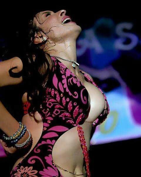 vcuckold7070's tweet photo. احلي ام واشرف ام
واجمل جسم اتخلق ف الكون
م��ما دينا🔥💋 https://t.co/h6X56aP34q