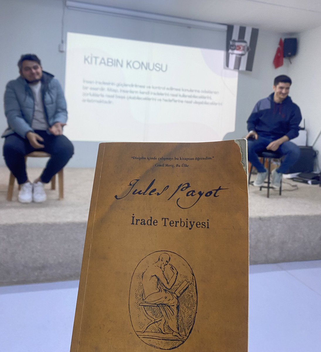 Cemil Meriç'in "Disiplin içinde çalışmayı bu kitaptan öğrendim." diye tarif ettiği "İrade Terbiyesi"  Esat ve Salih öğretmenlerimizin sunumuyla okulumuz öğretmenleri tarafından tahlil edildi. Emeği geçenlere teşekkür ederiz. 
<a href="/Oguzeli_mem/">Oğuzeli İlçe Milli Eğitim Müdürlüğü</a> 
<a href="/burhan_yuksel23/">Burhan Yüksel</a>