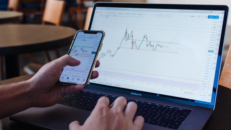 BitNovaGroup's tweet image. Meme tokens are back in the spotlight, with prominent tokens like $PEPE and $WIF experiencing rallies in the past 24 hours.🔥