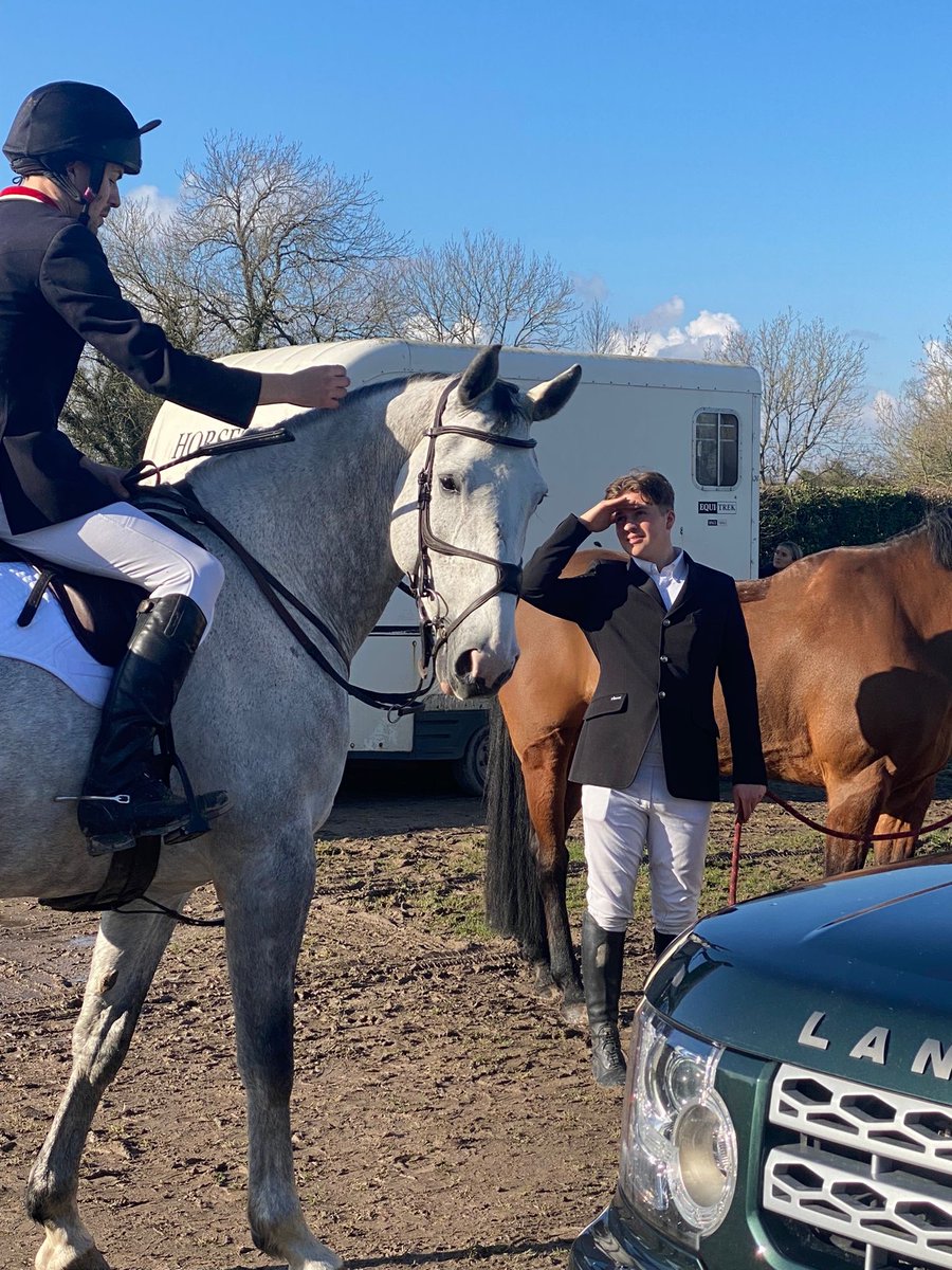 PonyComp's tweet image. Nick and friends having fun SJ