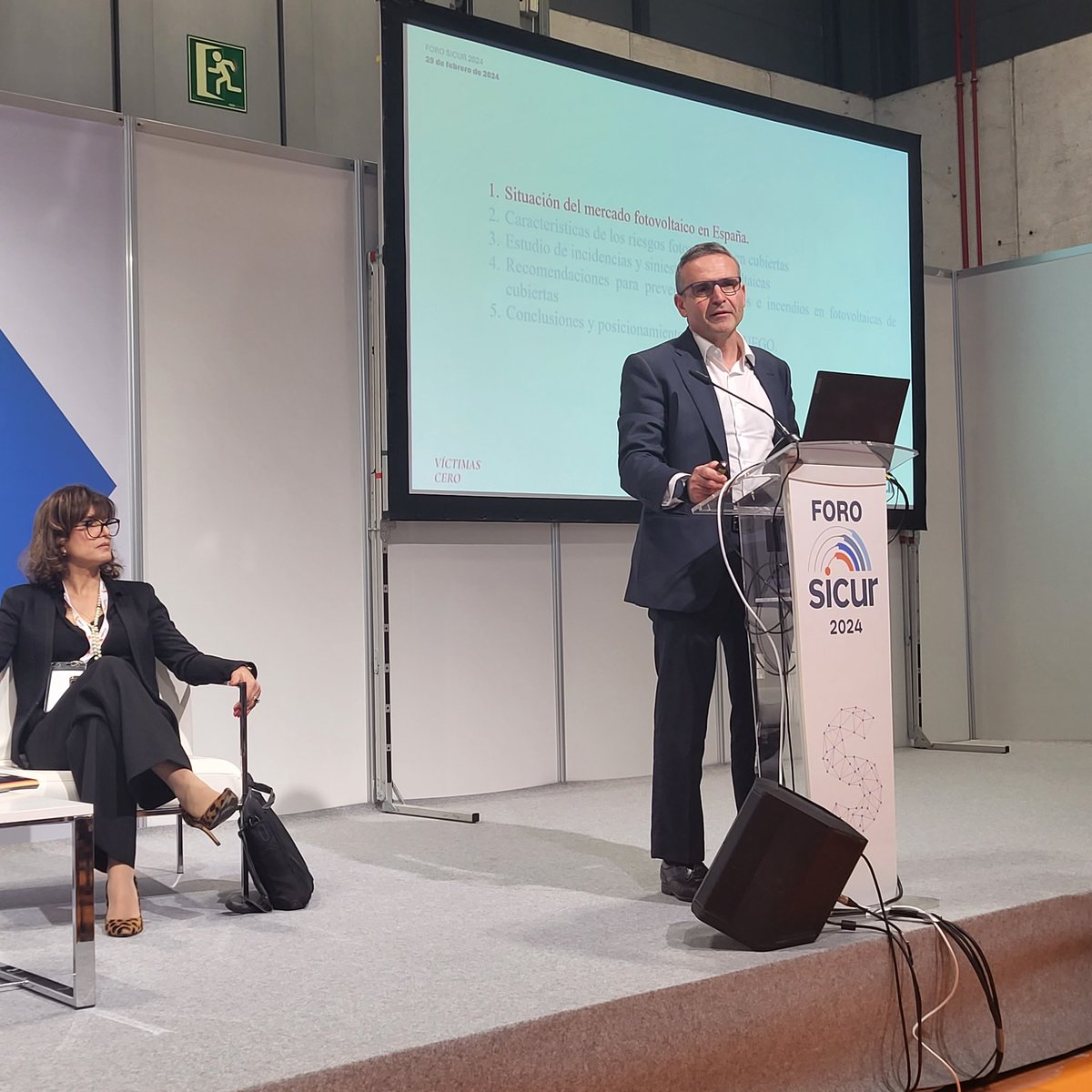 rosaperezriesco's tweet photo. Análisis de incendios en instalaciones fotovoltaicas, por Carlos Chicharro, de TECNIFUEGO, hoy en el #forosicur #sicur .
Uno de los riesgos que más preocupa y donde más se está investigando en el sector seguridad contra incendios https://t.co/HyXM0CSPGu
