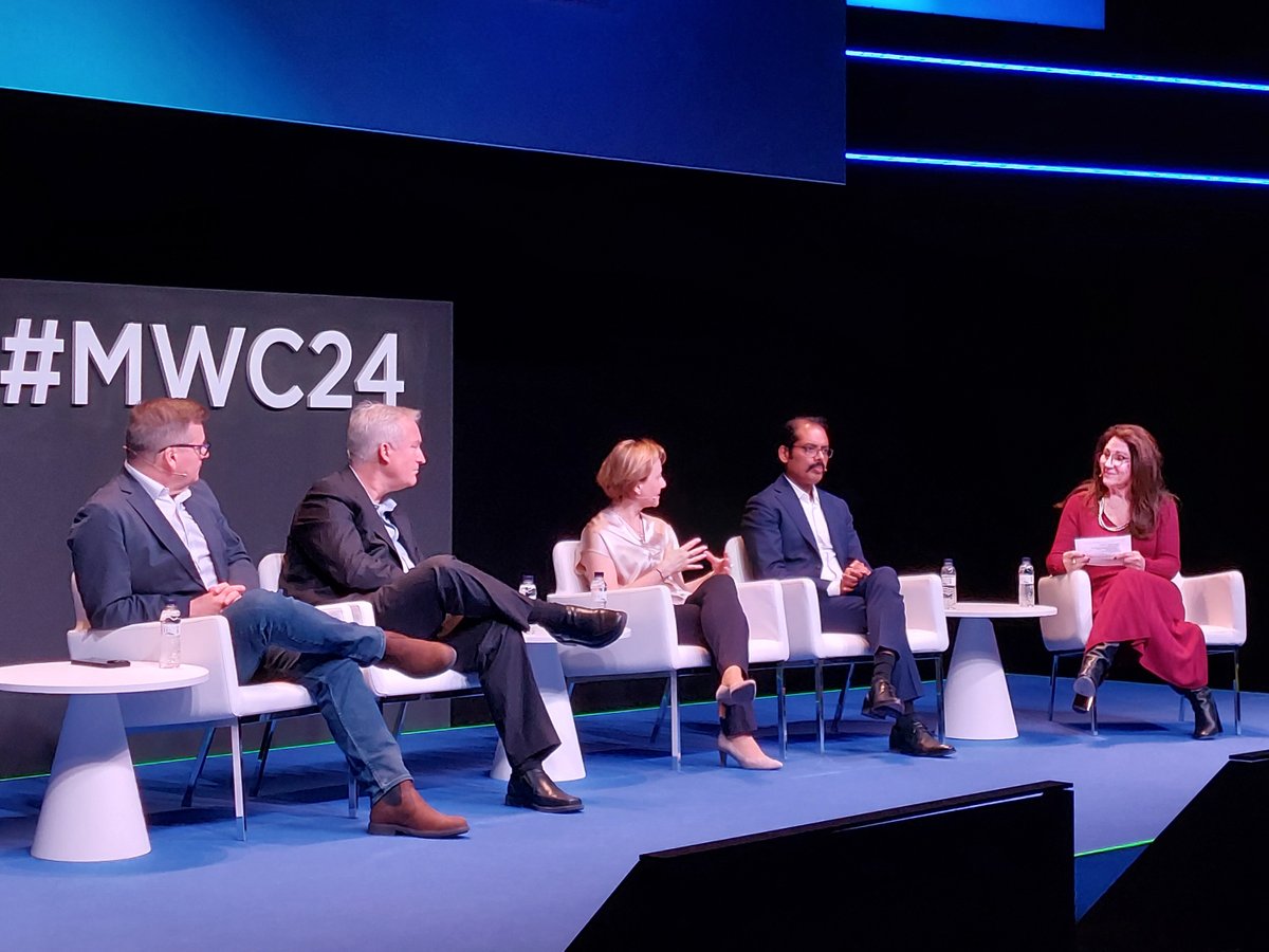 Our CEO @AnitaDoehler presented the 'Cloud Native Manifesto: An Operator View' at the #MWC24 Barcelona session “Go cloud or go home!” sharing NGMN´s considerations and recommendations. NGMN's Cloud Native Manifesto publication here: ngmn.org/highlight/ngmn…