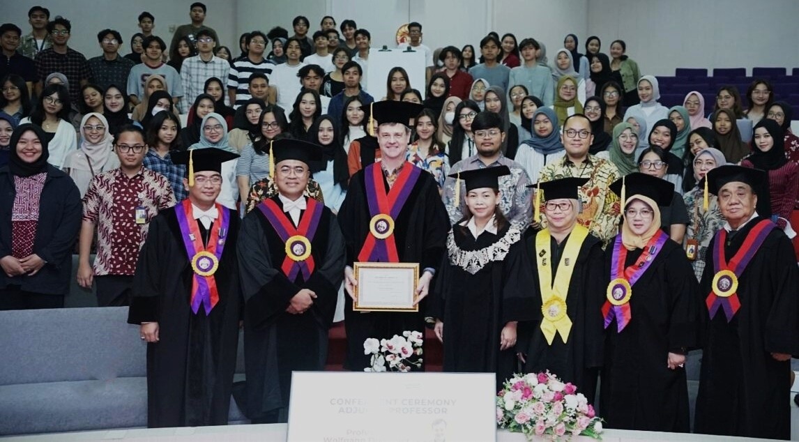 It's truly an honor, pleasure and privilege to be inaugurated as Adjunct Professor of @univ_indonesia at the Faculty of Public Administration!