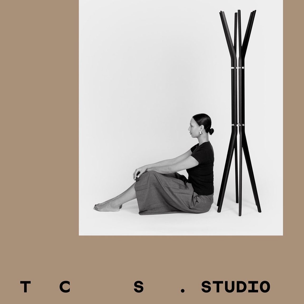 Behold our Pirouette Coat Stand. Portuguese made and now available in vibrant new colour options including pine green, red and walnut. 
theconranshop.com/products/pirou…
#sloanesquare #interiordesign
