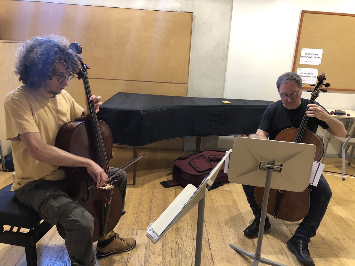 EsmucAntiga's tweet photo. El #professorESMUC EMMANUEL BALSSA @EmmanuelBalssa fent classe al @EsmucAntiga de l’@esmuccat 
 
#MúsicaAntiga #EarlyMusic https://t.co/goKA8Wxkcd