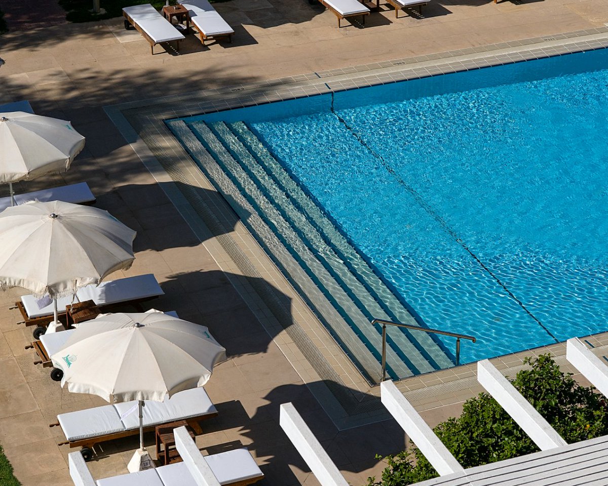 This summer, we invite you to unwind and take it easy by our central pool 🌴

bit.ly/3wgazIa

#GrecianSands #GrecianHotels #Cyprus #Vacation