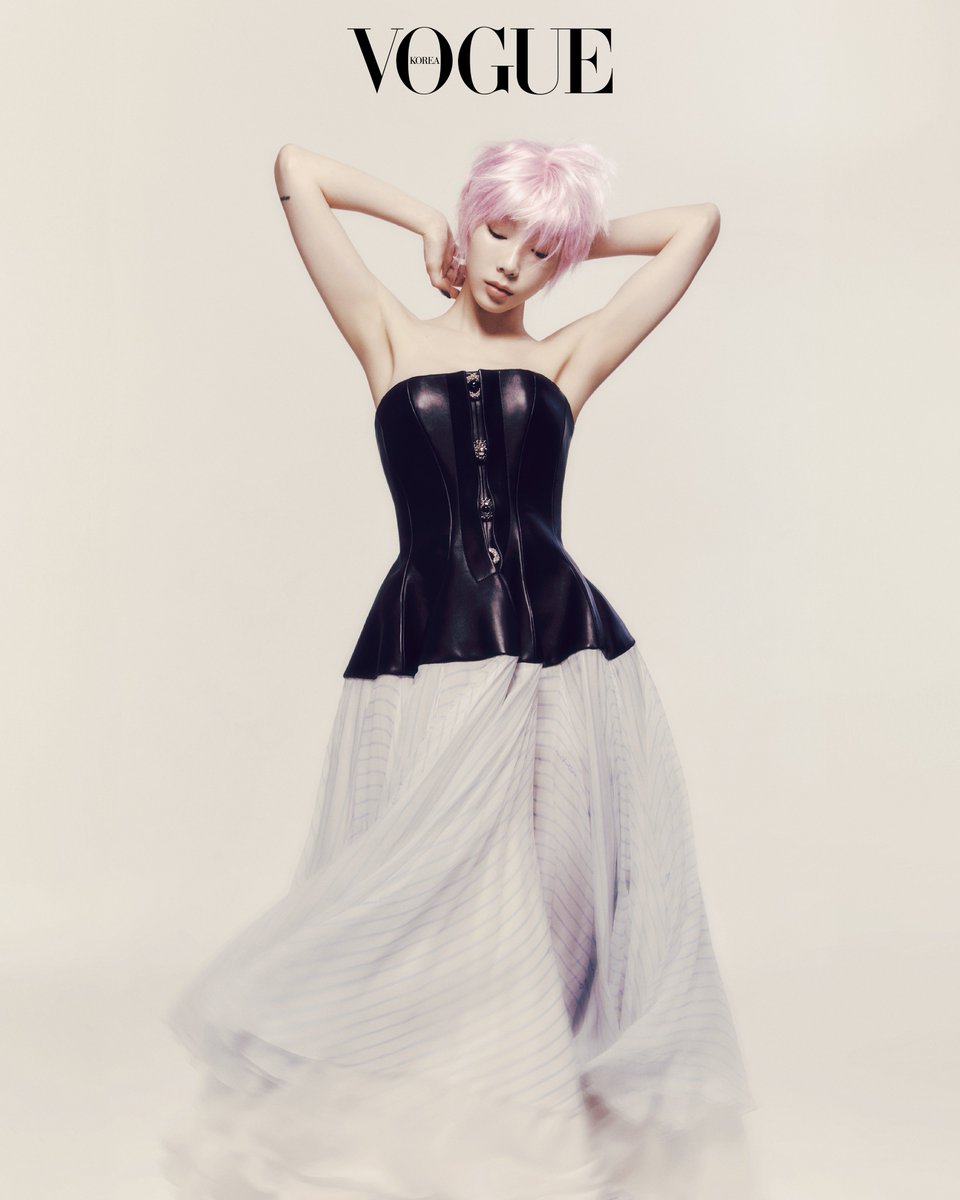 #협찬 #VogueLeaders #2024WomanNow
“돌아보니 그런 시기가 있었어요. 어떻게 지나왔지? 싶죠. 하지만 힘들다고 해서 멈춰 서기는 아까워요.”-태연(가수)

🔗vogue.co.kr/?ddw=149801