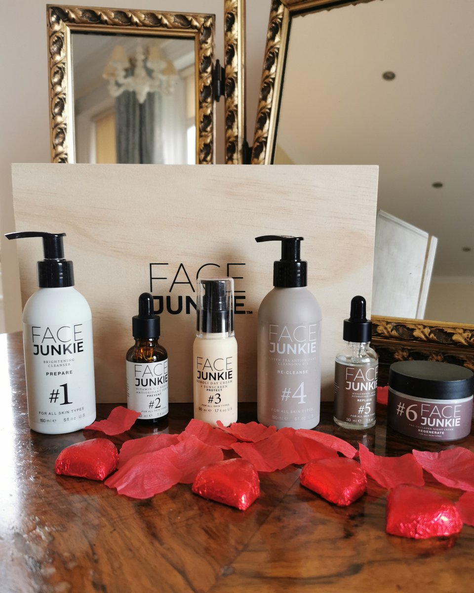 ad 💖Valentine’s Day Giveaway – Win a Face Junkie Skincare Hero Collection worth £123 💖

To enter RT &amp; FOLLOW <a href="/facejunkieuk/">Face Junkie</a> &amp;  <a href="/FrenchieMummy/">the Frenchie Mummy</a>
Ends 06/03

thefrenchiemummy.com/valentines-day…

#beauty #giveaway #ukgiveaway #competition #winitwednesday #FreebieFriday