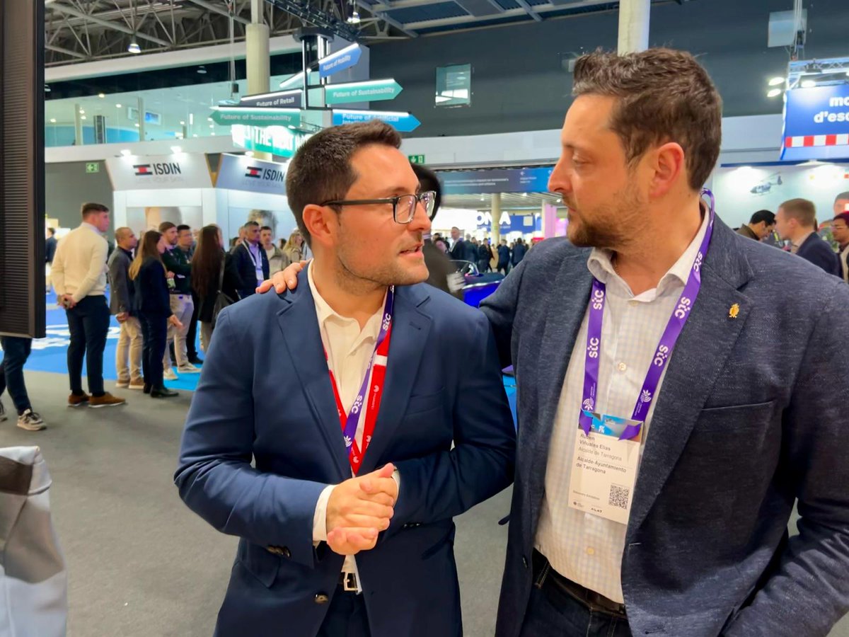 sergi_novo's tweet photo. Push del #territori al #MWC2024!🚀 És fantàstic reunir les alcaldies de #Reus i #Tarragona,VP de la @Dipta_cat, el Clúster @TICSud, @universitatURV, #CoebreLab5G i les principals empreses TIC de la regió com @TSystems_Iberia o @inetum_es junts apostant pel #sectorTIC a la regió! https://t.co/Btn5JOiJaL