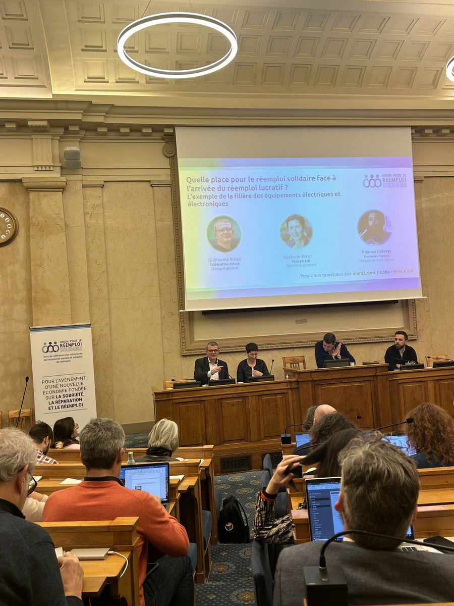 🔵 Quelle place pour le réemploi solidaire face à l’arrivée du réemploi lucratif ? Place à la 2e table ronde avec l’exemple de la filière des équipements électriques et électroniques, avec <a href="/BalasGuillaume/">Guillaume Balas</a> <a href="/Envie_org/">Fédération ENVIE 🍃</a>, Nathalie Yserd @ecosystem_eco et Thomas Ladreyt <a href="/emmaus_france/">Emmaüs France</a>