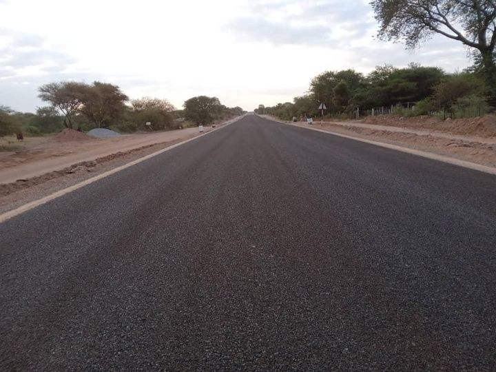 SuburbanZim's tweet image. #InfastructureDevelopment
About 1, 5km opened to traffic on the Beitbridge-Bulawayo Road rehabilitation project (Makhado Section) - @MinistryofTID
#TheSundayMail
