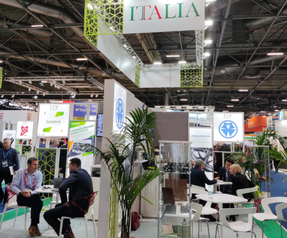 #JECWorld2024: Meet EuCIA member Assocompositi. 🇮🇹 📍Assocompositi is organising the Italian Pavilion, booth 5D79, featuring > 30 exhibitors. 🗓️ Special #events: Official launch of JEC Forum #Italy 2025; Country on Stage Italy. #composites 🔗tinyurl.com/4s6krz7n