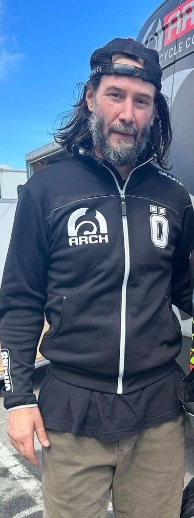 My fans explain your experience with the fake account you all have come in contact with on social media under the comment section #KeanuReeves love you all