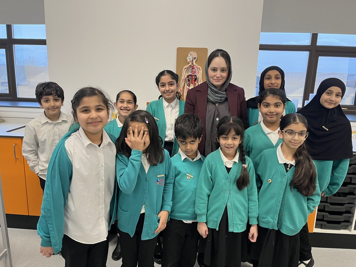 Our Pupil Leadership team met with Mannigham district Cllr Safina Kauser to discuss issues affecting children in the area. Powerful discussions on rubbish from local businesses and poor driving.