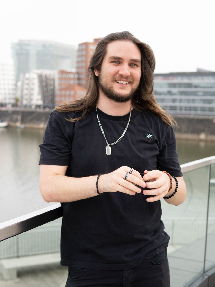Nach ca. eineinhalb Jahren bei <a href="/INSIGHT1SP/">INSIGHT</a> suche ich nach neuen Herausforderungen!

Mit insgesamt ca. 3 Jahren Erfahrung im e-Sports, 2 Jahren als Content Creator und 2 Jahren als Influencer Manager bin ich bereit! :)

CV &amp; mehr auf Anfrage
LinkedIn: linkedin.com/in/burak%C3%B6/