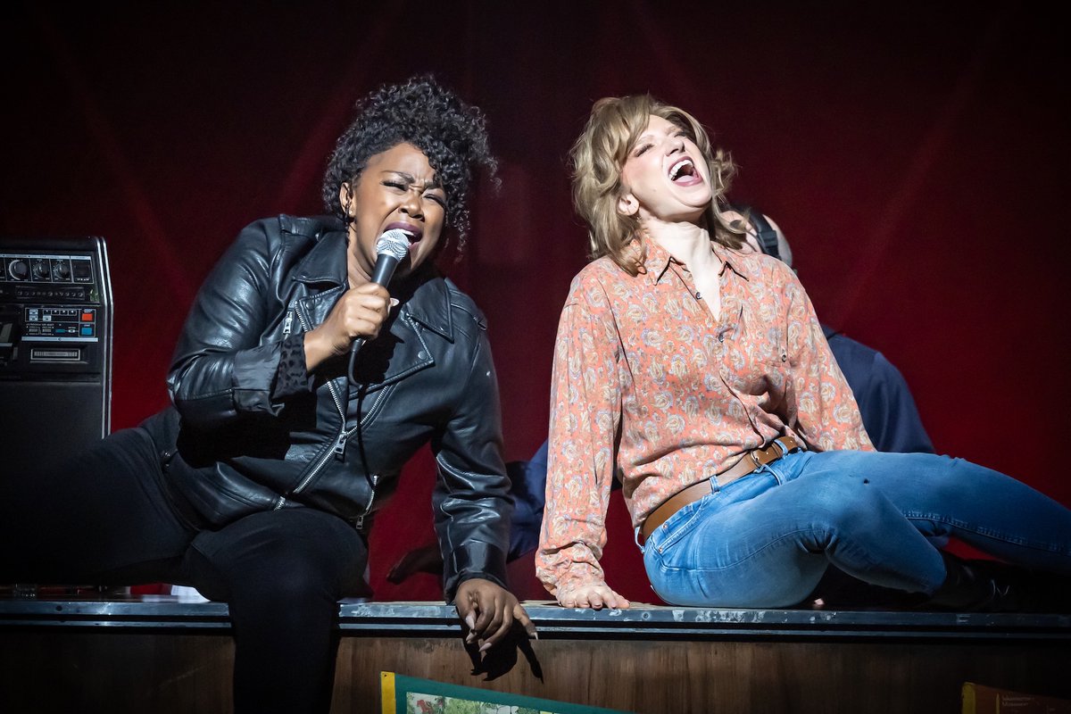 FIRST LOOK! See production images from the new tour of An Officer and A Gentleman The Musical, now touring through to November

On the cast are <a href="/LBActor/">Luke Baker</a>  as Zack Mayo, <a href="/MissGeoALennon/">𝗚𝗲𝗼𝗿𝗴𝗶𝗮 𝗔𝗹𝗲𝘅𝗮𝗻𝗱𝗿𝗶𝗮 𝗟𝗲𝗻𝗻𝗼𝗻</a>  as Paula Pokrifiki, Jamal Crawford as Gunnery Sergeant Emil Foley, <a href="/paulj_french/">Paul French</a>  as Sid Worley