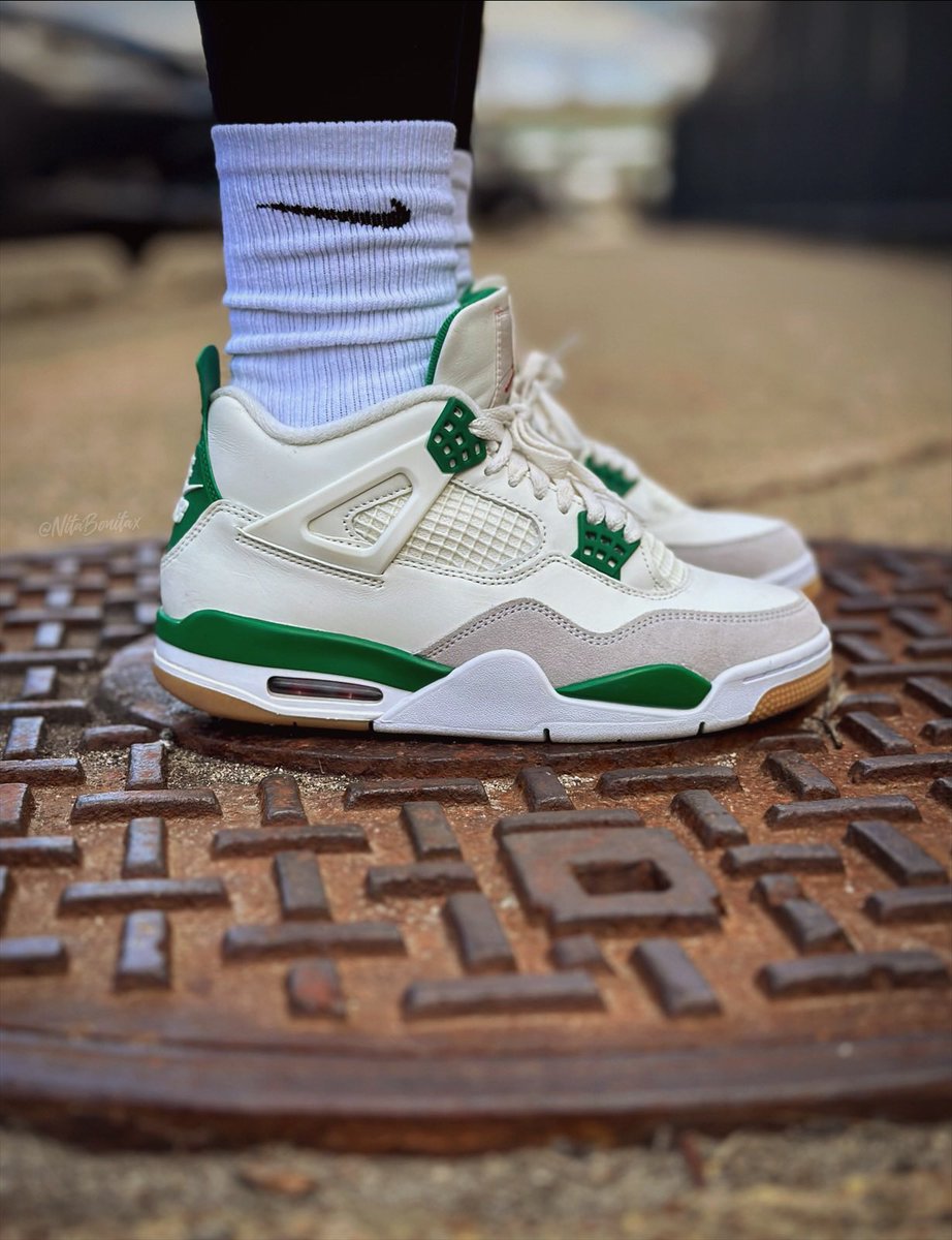 NitaBonitax's tweet image. #bhmkotd #BHMKOTD24 
Day 29 - FLY
Wear whatever you want to wear just make sure it’s FLY. Had to end on fire note 🔥 
#kotd #snkrsliveheatingup