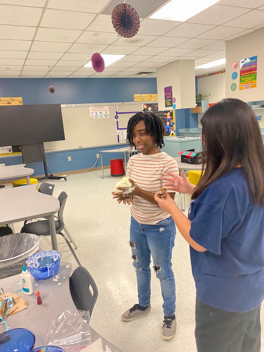 Filling an after marketplace order just took our <a href="/TedPolkMS/">Ted Polk Middle School - CFBISD</a>  Entrepreneurship class to the next level! #realworldconnection #slime <a href="/UnchartedLRNG/">Uncharted Learning, NFP</a> <a href="/KellyVanMeter2/">Kelly Van Meter</a> <a href="/kara_miller3/">Kara Miller</a>