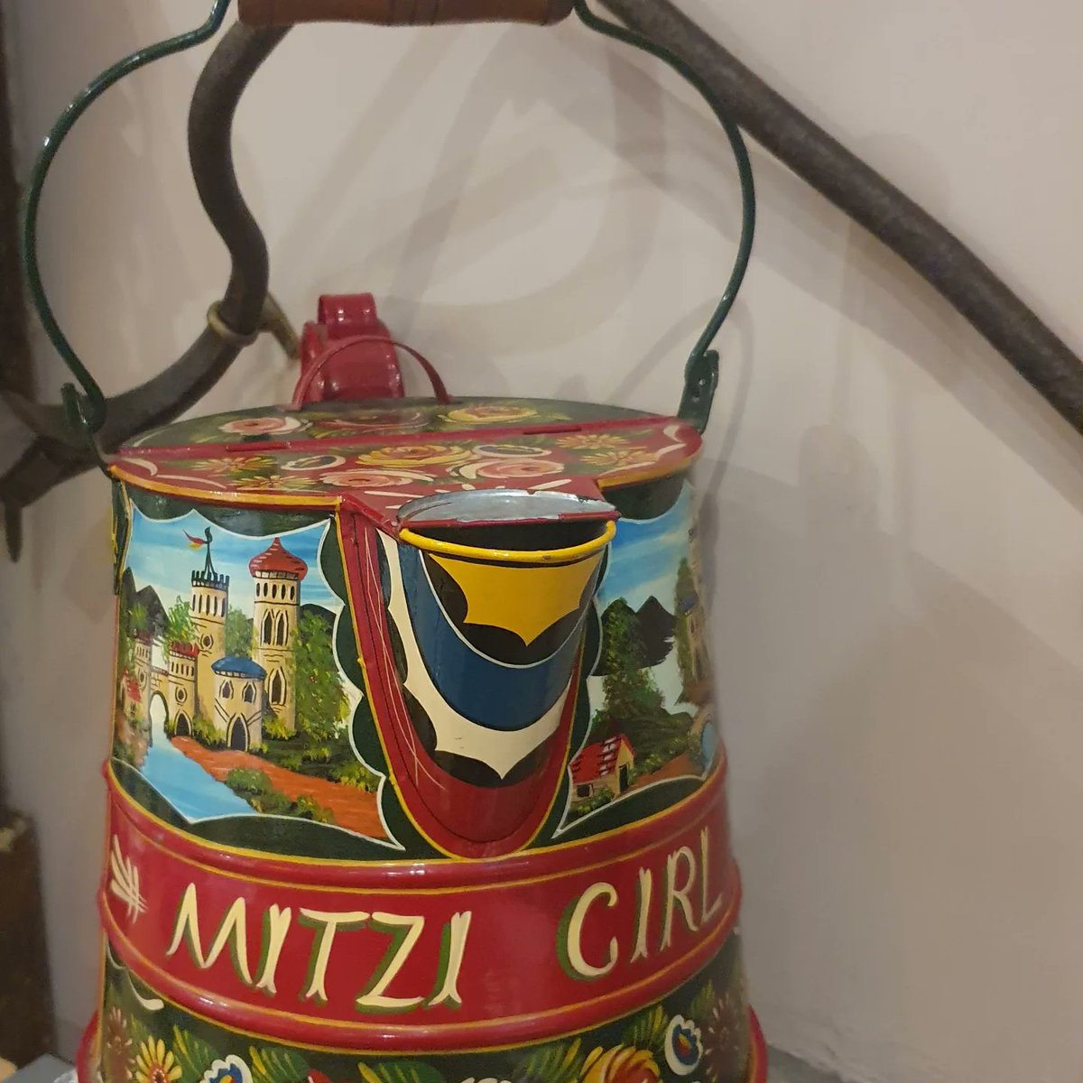 We would like to say a huge thank you to the family of Philip Moran who kindly donated this beautiful jug for our museum. Philip loved the canal & had a boat at Goytre. What a privilege to have this in our museum. #fourteenlocks #mbact #museum #canal