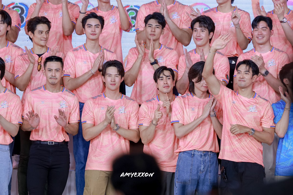 AmyExxon's tweet photo. @great_rider10 โฉมหน้าลูกทีม(บางส่วน) ของพิเก้ด 🩷 #great_rider10 #great_warintorn #teamgreat #mygfc #แถลงข่าวฟุตบอล54ปีช่อง3 #54ปี3Miracles พีชงานดี 😍 #GulfKanawut https://t.co/hmCSyaSFZ9