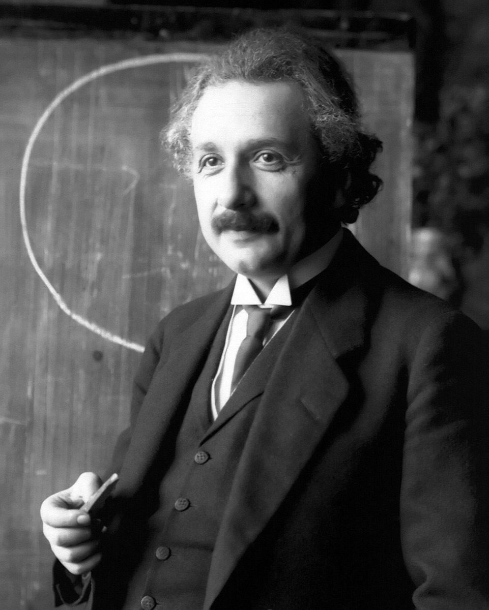 “Hay una fuerza motriz más poderosa que el vapor, la electricidad y la energía atómica: la voluntad“. Albert Einstein 

Estoy convencido de esta frase. Ustedes ?  
#alberteinstein #frases