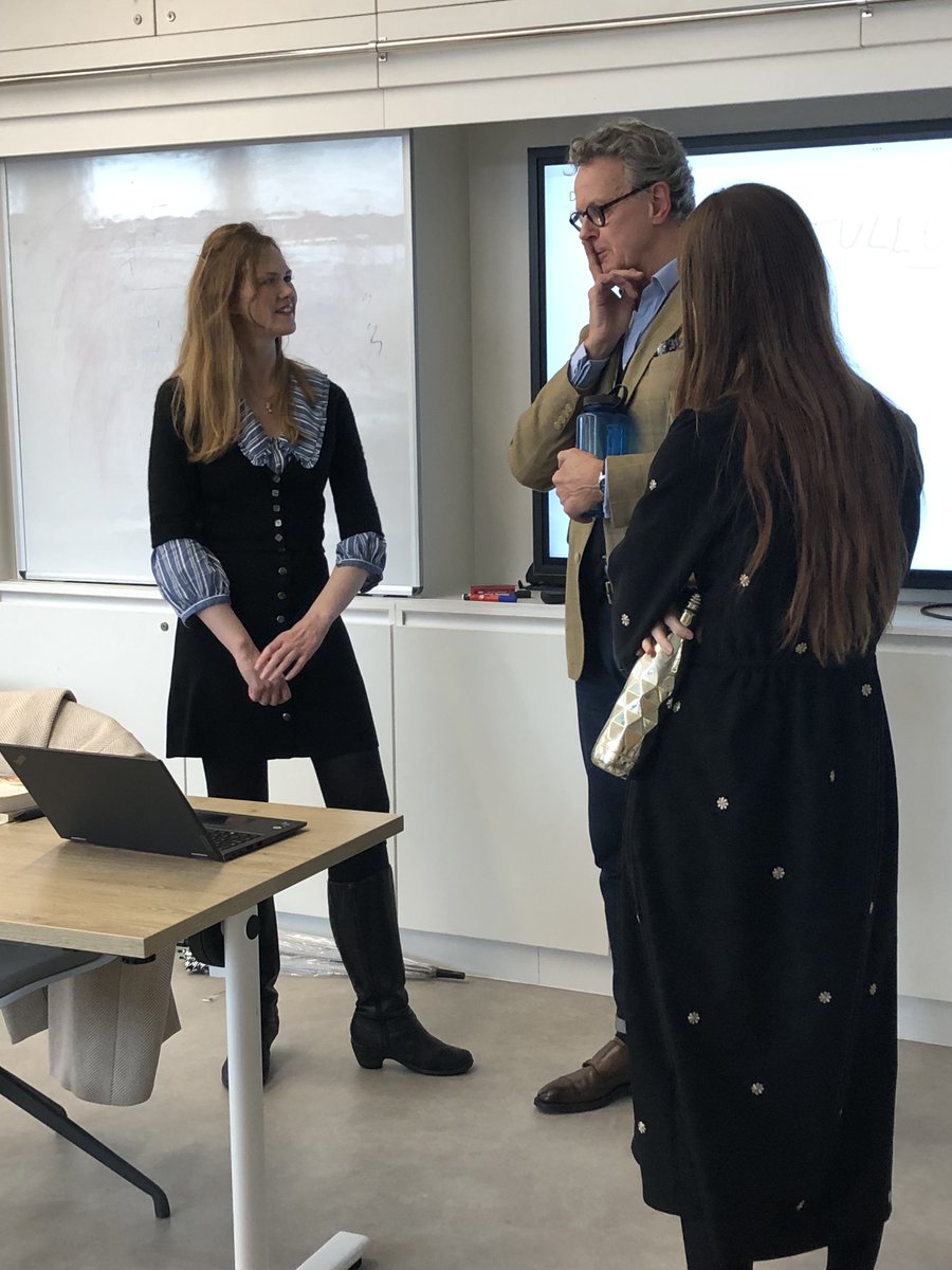 Classics_WHS's tweet photo. How lucky we were today to have a visit from the amazing @DaisyfDunn. You had our Latinists enthralled as you passionately discussed the life and love of Catullus, and the impact he has had on your own love of Latin poetry #classics #poetry #catullus https://t.co/PQQXcbflSj