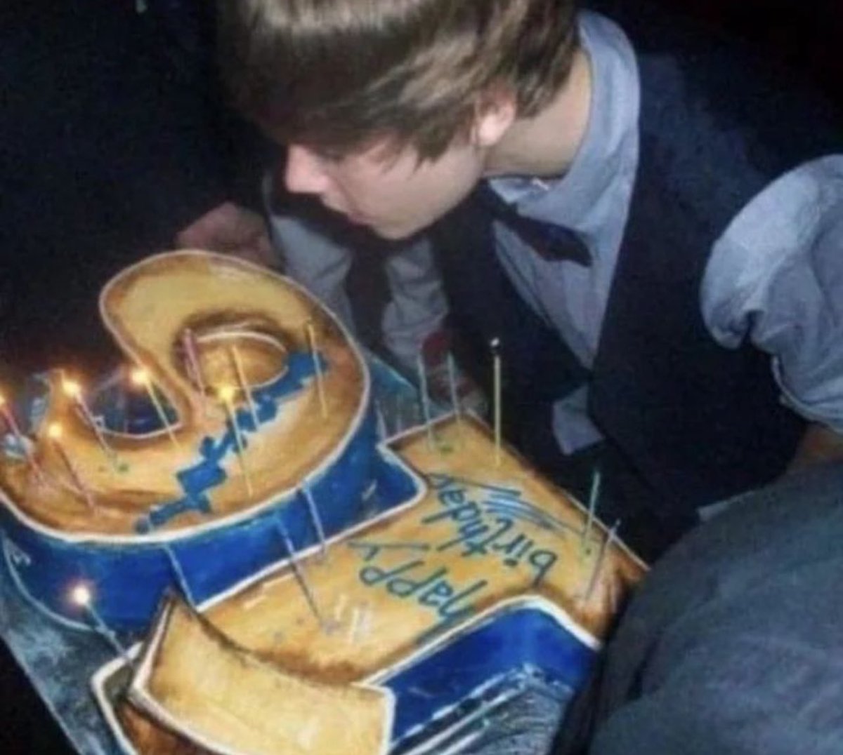 imwet4biebs's tweet photo. you won’t be 16 forever 😢 https://t.co/Qpxn4pM7n8