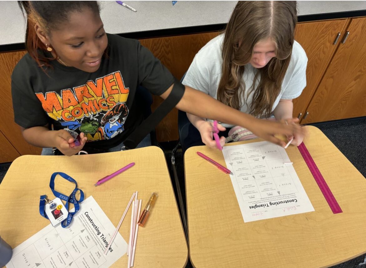 KarenJohnsonESS's tweet image. Ranger students in Mr Gonzalez’s math classes use straws to determine whether triangles can be formed with given side lengths! 🔻🔺#math #essrocks