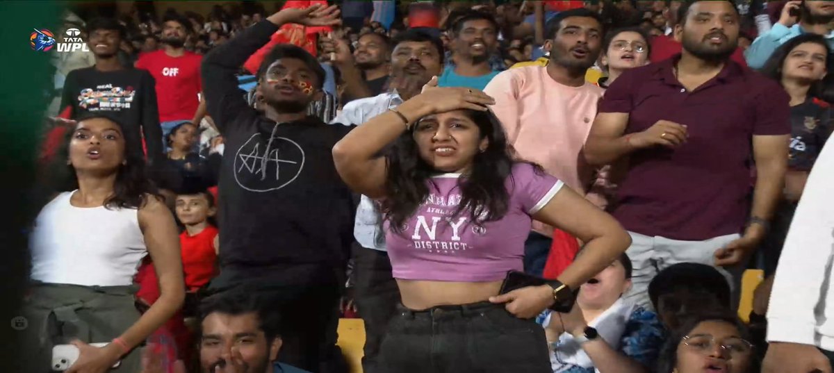 TeluguCineRules's tweet photo. In #WPL 😻❤️🔥

#RCBvsDC Match

@alluarjun #Pushpa2TheRule https://t.co/SWOCCEQwPq
