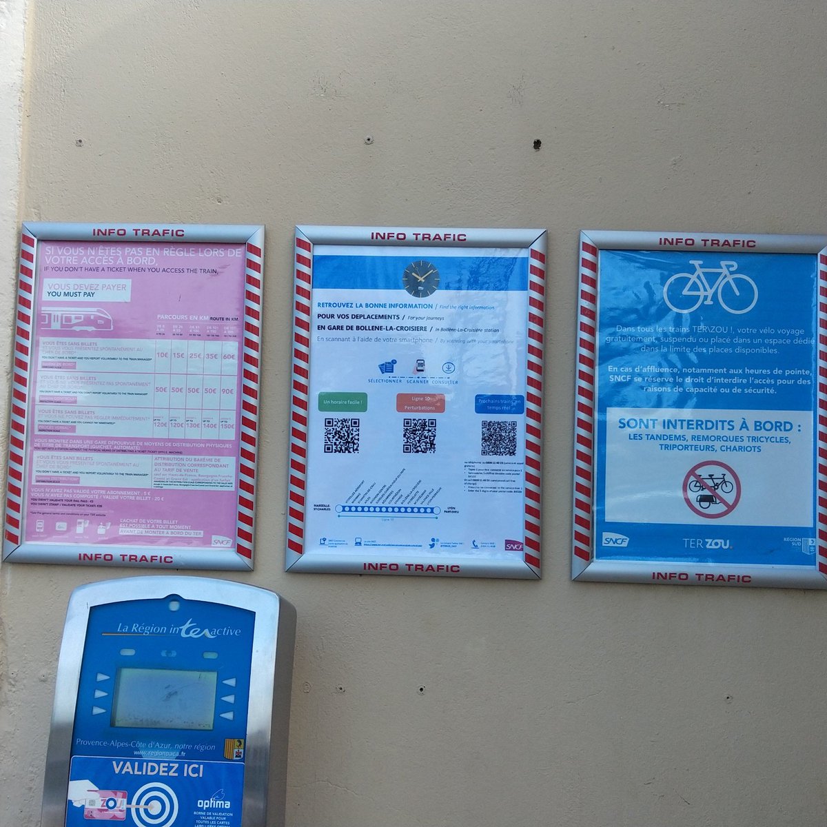 🚆 Voyageurs, ne cherchez plus. 
📍Sur les lignes des départements 13 et 84, repérez en gare l’affiche avec QR Code.
📲 Scannez-le pour accéder instantanément aux horaires, perturbations et prochains trains en temps réel. Bon voyage avec @TERSUD_SNCF #InfoVoyageurs