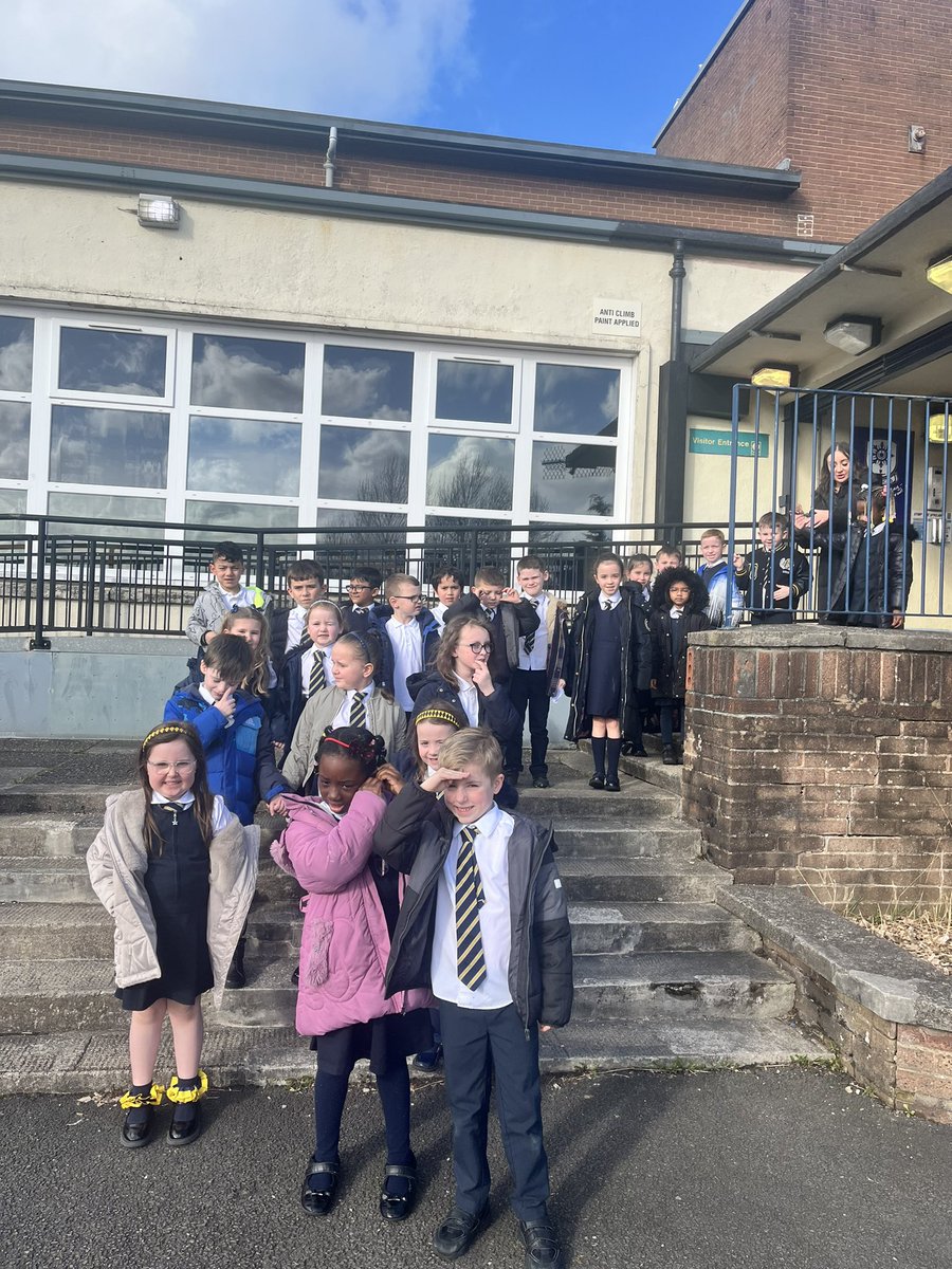 St_monicas_prim's tweet image. P2a went for a walk around our school grounds today to spot any possible causes of air pollution in our local community.  

#cleanairweek 🌳☀️☁️
