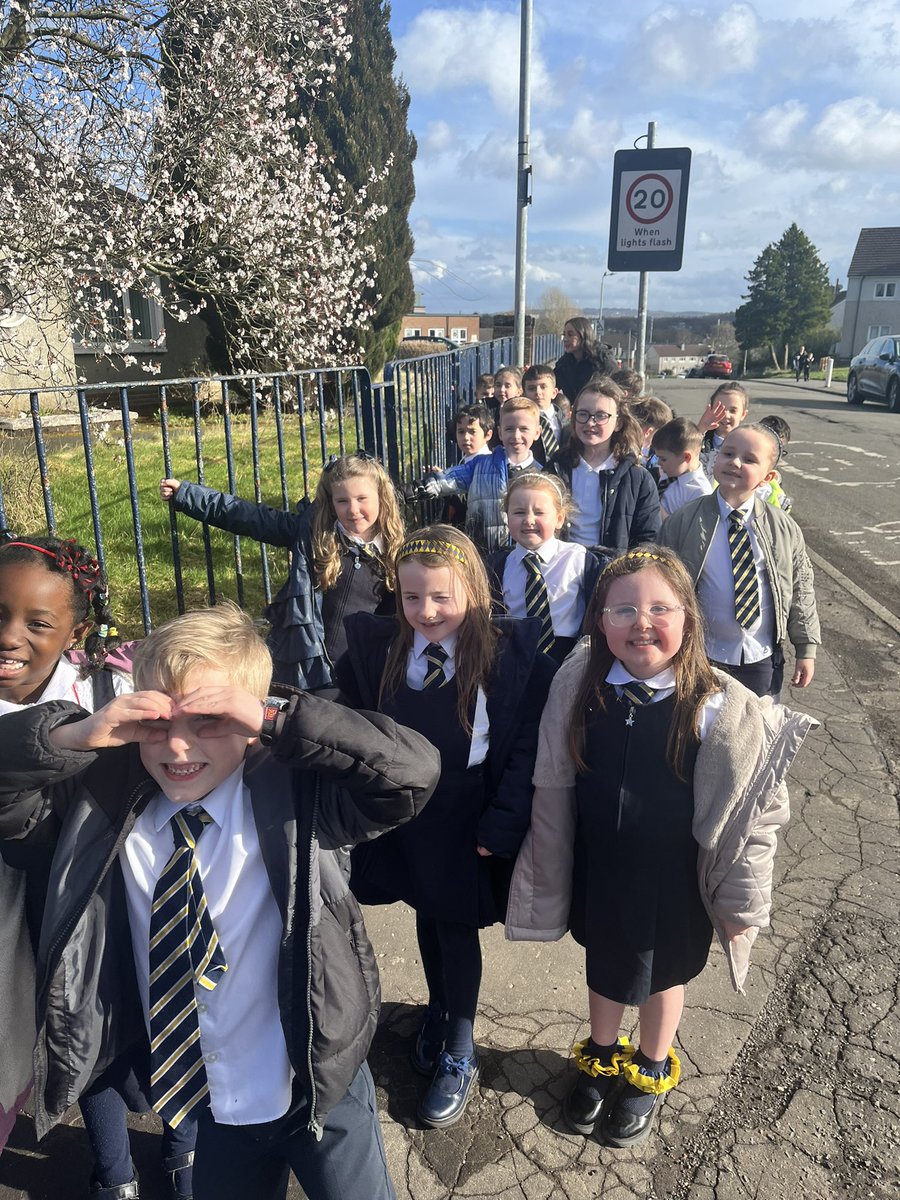 St_monicas_prim's tweet image. P2a went for a walk around our school grounds today to spot any possible causes of air pollution in our local community.  

#cleanairweek 🌳☀️☁️