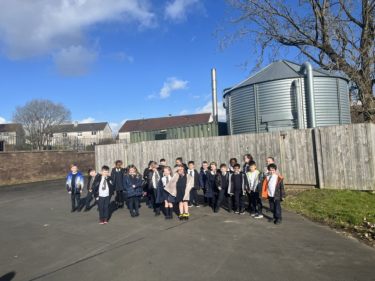 St_monicas_prim's tweet image. P2a went for a walk around our school grounds today to spot any possible causes of air pollution in our local community.  

#cleanairweek 🌳☀️☁️