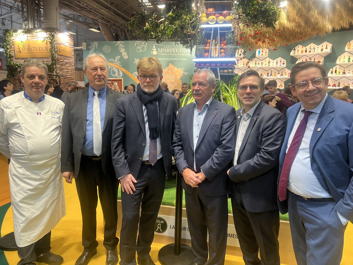 Rencontre des chefs @EuroToques1 en présence de @MFesneau ,Ministre de l’agriculture et de la souveraineté alimentaire autour de nos beaux produits français. @ggomez_chef @mathieulafay @laurentgrandin @Acofal1 @V_Basselot