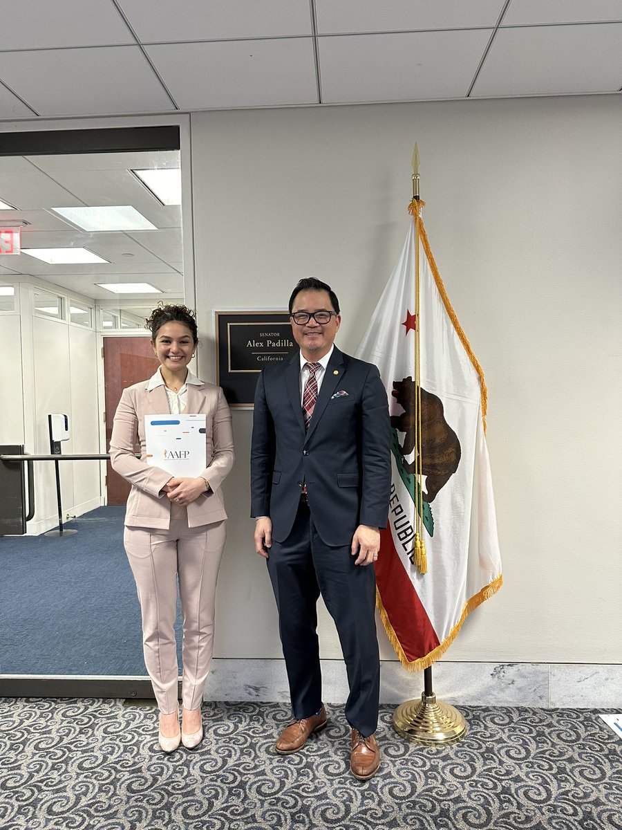familydocwonk's tweet photo. Thanks to staff from the offices of @RepKatiePorter, @RepRaulRuizMD, @SenAlexPadilla, and @Senlaphonza for engaging with the #FMRevolution! ππ½
#DrLeeGoesToWashington #ExpandSUDRx #ReauthorizeTHCGME #ReformMedicare #AvertTheCuts #ImplementG2211 #FMRising π₯ https://t.co/2wVybGzEsr