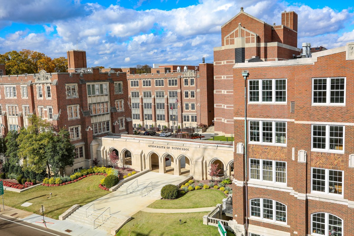 The University of Tennessee Health Science Center (@uthsc) on Twitter photo A new partnership between <a href="/UTHSCMedicine/">UTHSC College of Medicine</a>, <a href="/erlangerhealth/">Erlanger Health System</a>, and <a href="/UTChattanooga/">The University of Tennessee at Chattanooga</a> will give 76 UT Chattanooga students spanning 11 majors the opportunity to shadow in the Erlanger Baroness Hospital Emergency Department. Read more from the <a href="/Chattanoogancom/">Chattanoogan.com</a>.
chattanoogan.com/2024/2/28/4834… A new partnership between <a href="/UTHSCMedicine/">UTHSC College of Medicine</a>, <a href="/erlangerhealth/">Erlanger Health System</a>, and <a href="/UTChattanooga/">The University of Tennessee at Chattanooga</a> will give 76 UT Chattanooga students spanning 11 majors the opportunity to shadow in the Erlanger Baroness Hospital Emergency Department. Read more from the <a href="/Chattanoogancom/">Chattanoogan.com</a>.
chattanoogan.com/2024/2/28/4834…
